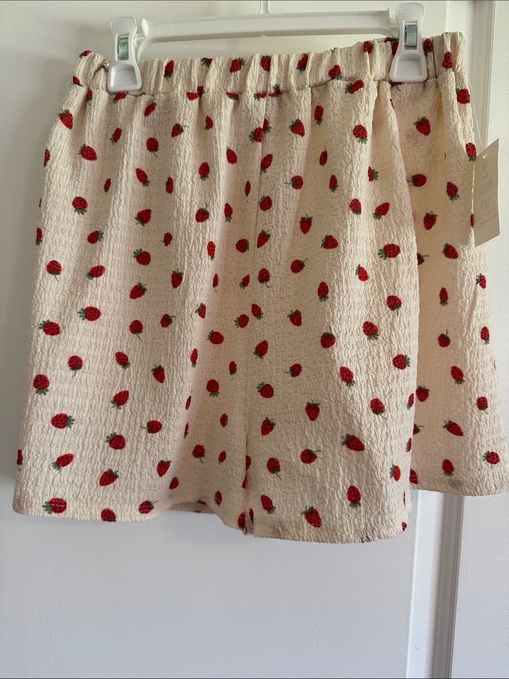Strawberry  Ruched Top & Short Set - Picture 4 of 4